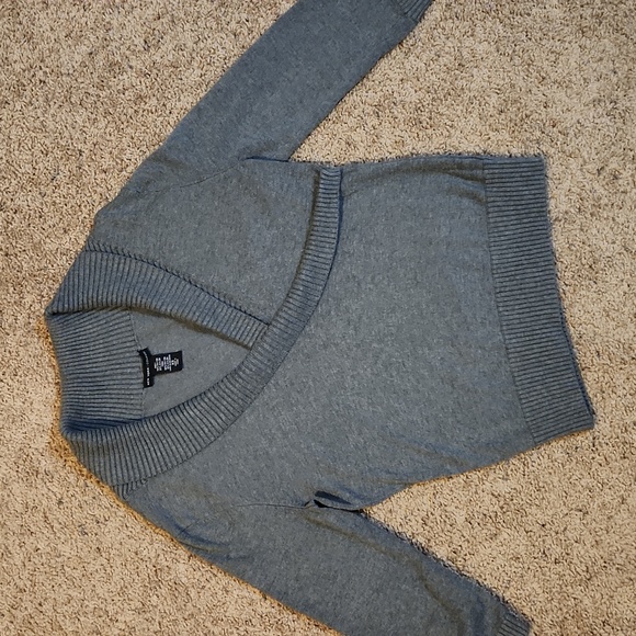 Grey V-neck Sweater - Picture 4 of 11